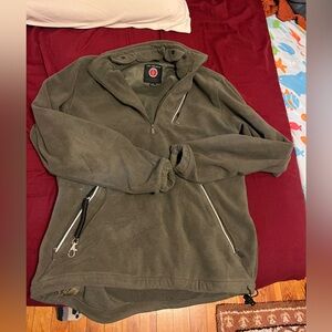 Scottevest Green Quarter-Zip Fleece Pullover with tons of pockets